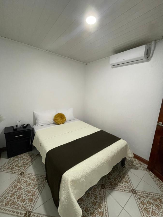 Hotel El Coco Alajuela Extérieur photo